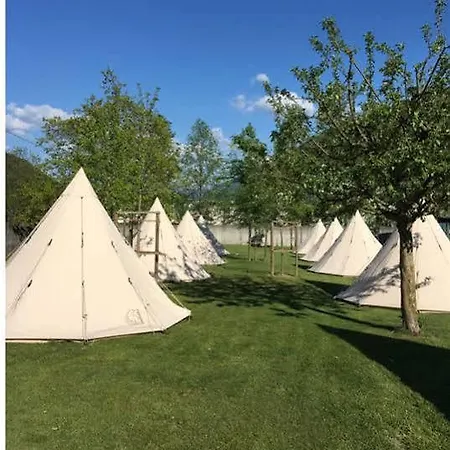营地 欧特洛与黎博索露营旅舍 2*
